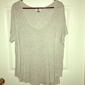 Old Navy T-SHIRT